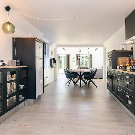 Дом отдыха Marielyst Near The Coast *